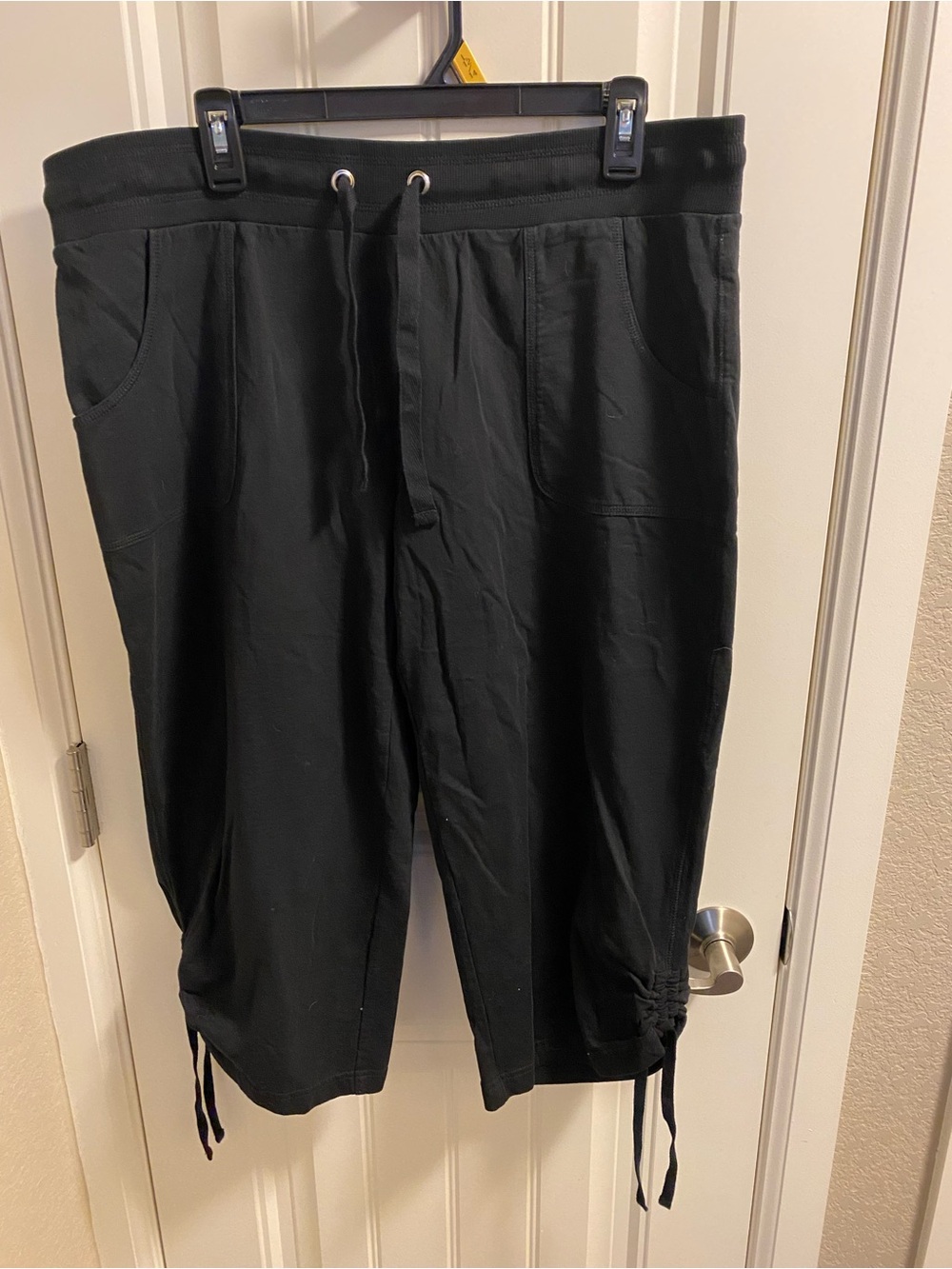 SJB Active Pants XL Black Capri Length Stretch Pull On Sweats Cinch Cuff Tie